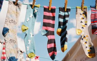 sokken aan een wasdraad